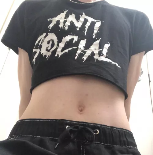 Felt like posting so hereβs some boy tummy in my fav top β(β β βΟβ β β)β