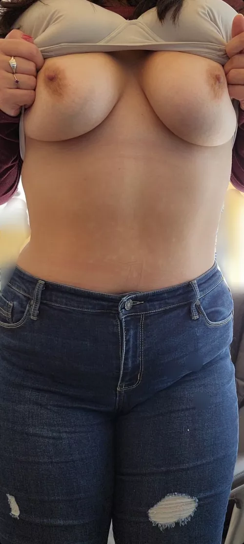 (f)elt sexy at work so I wanted to show my tits off (f)elt sexy at work so I wanted to show my tits off