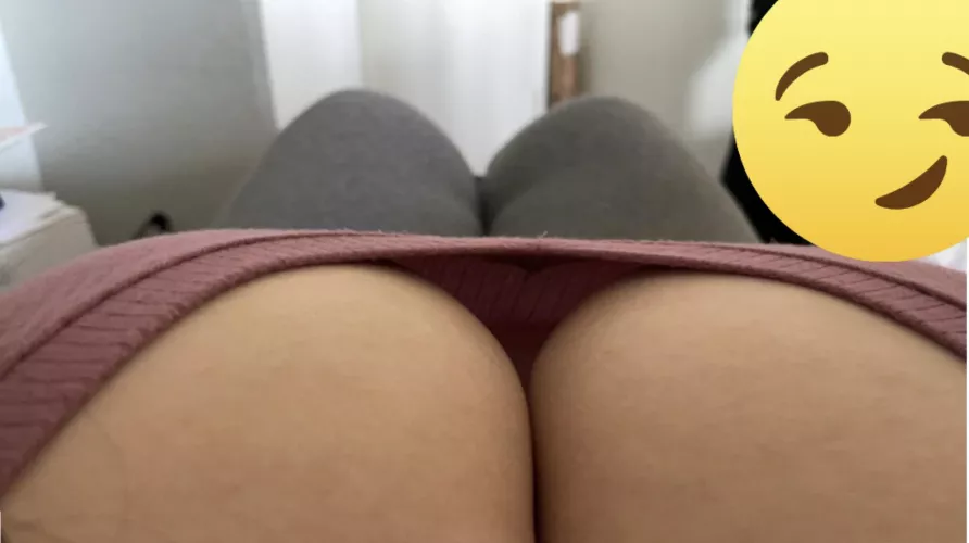 Felt sexy in my new crop top with no bra ๐