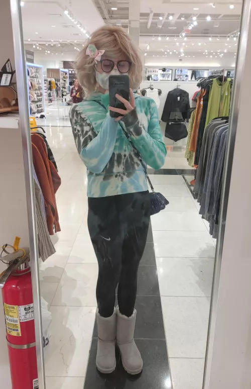 Felt super cute in leggings today, still new to wearing them. Plus cutie booty boots๐ฅฐ Felt super cute in leggings today, still new to wearing them. Plus cutie booty boots๐ฅฐ