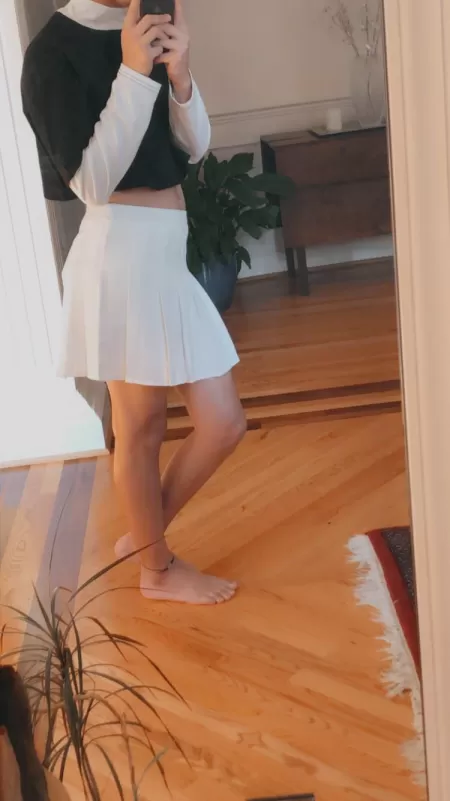 Femboy with the plant 😳 Femboy with the plant 😳