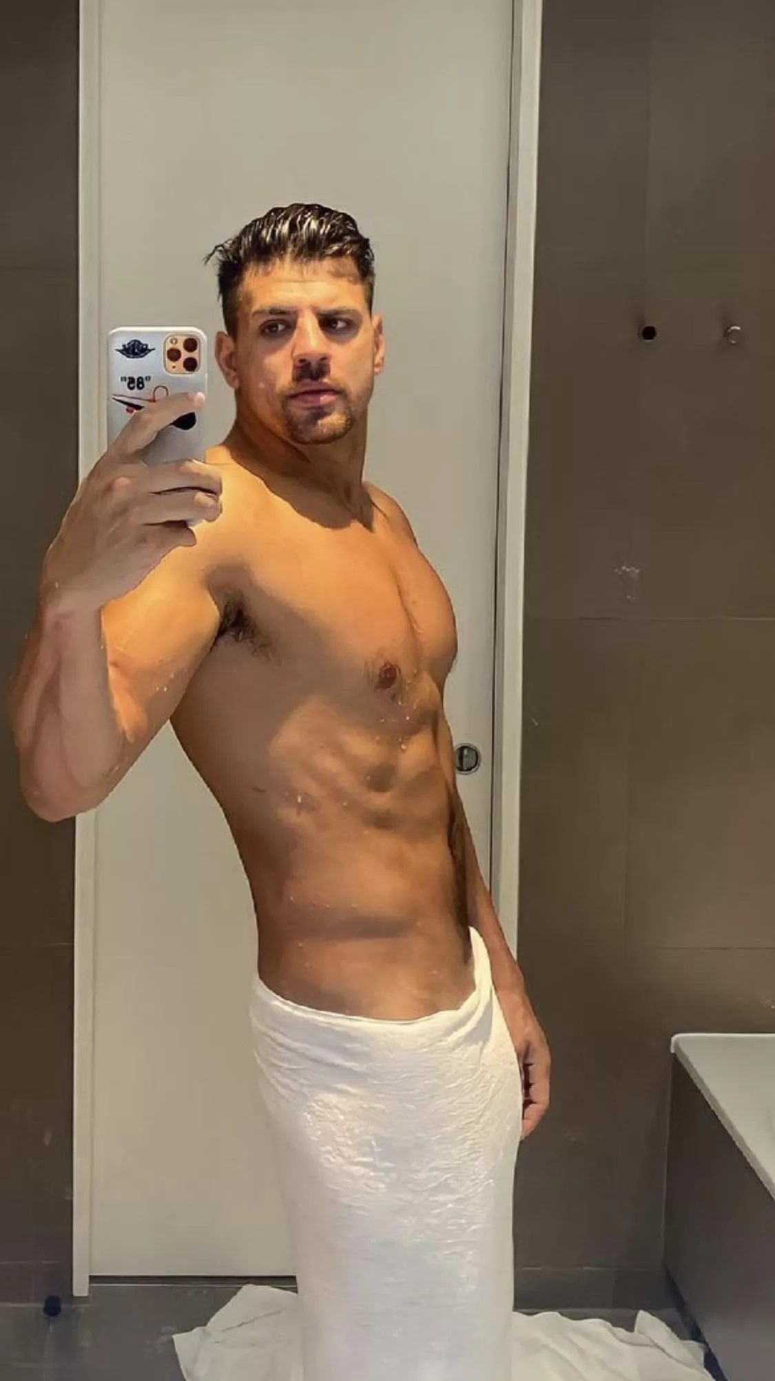 fessy nude porn picture.