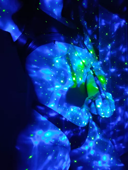 Festive, frisky, and fried? Lol 30[f]