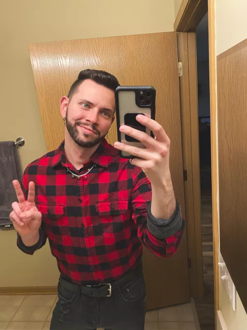 Festive in flannel 🎄