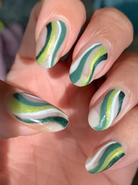 Fetishers - do you like plain nails, or nail art? ????