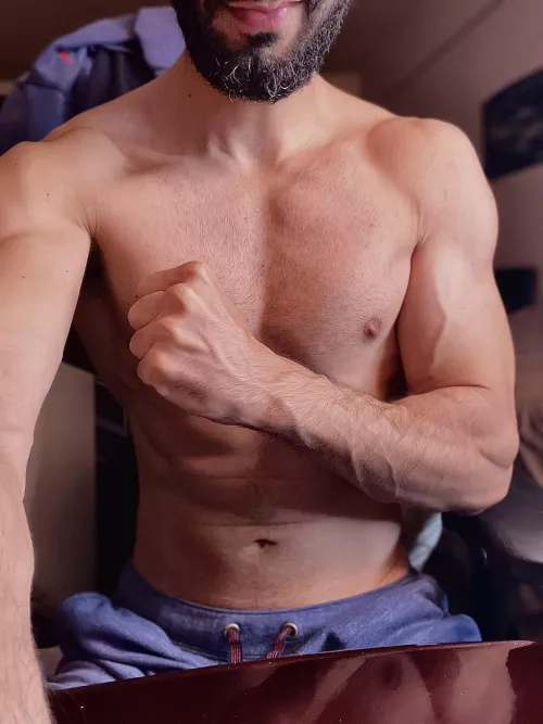 FF on my cake day…don’t mind if I do with some added vascularity. FF on my cake day…don’t mind if I do with some added vascularity.