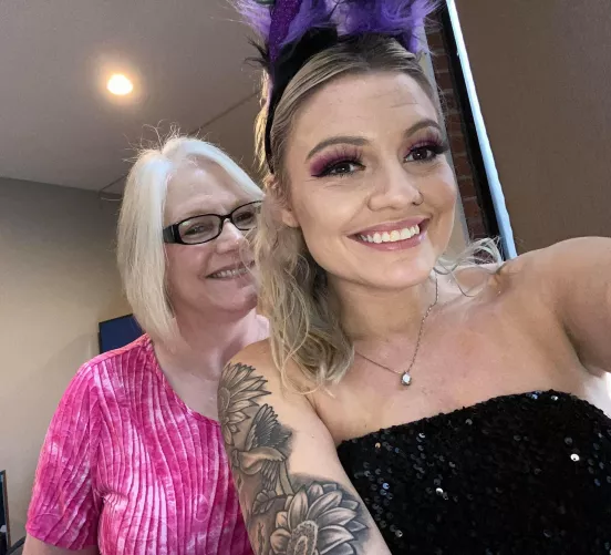 Fiesty looking mother/daughter duo πππ€