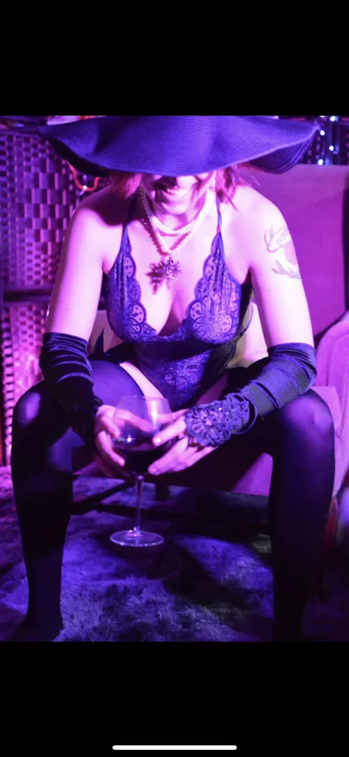 [F]ilthy manthing. 🎃🖤