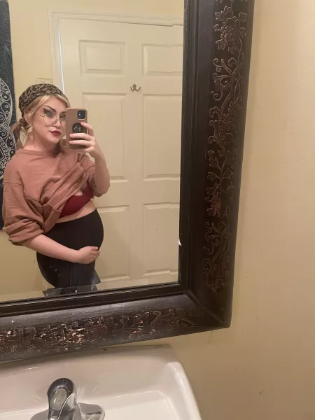 finally a cute bump to show off 😉 finally a cute bump to show off 😉