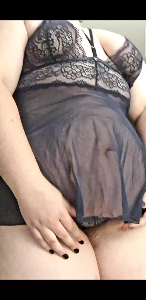 Finally accepting myself as a bbw. Just because I am big does not make me unworthy of love and affection!