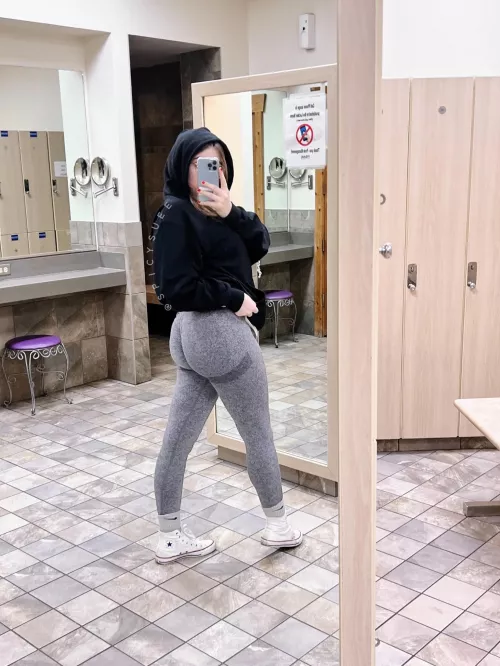 finally being consistent at the gym finally being consistent at the gym