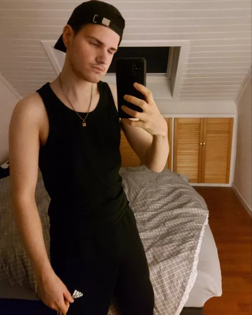 Finally getting a bit over my eating disorder, these were 5 very hard monthsโค Finally getting a bit over my eating disorder, these were 5 very hard monthsโค