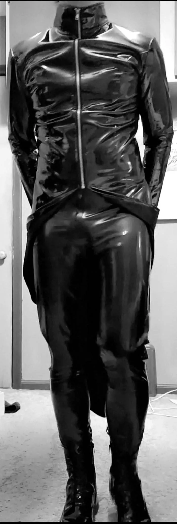 Finally got real latex jeans for this year's Halloween costume but I might wears these more often, the feel amazing! Finally got real latex jeans for this year's Halloween costume but I might wears these more often, the feel amazing!