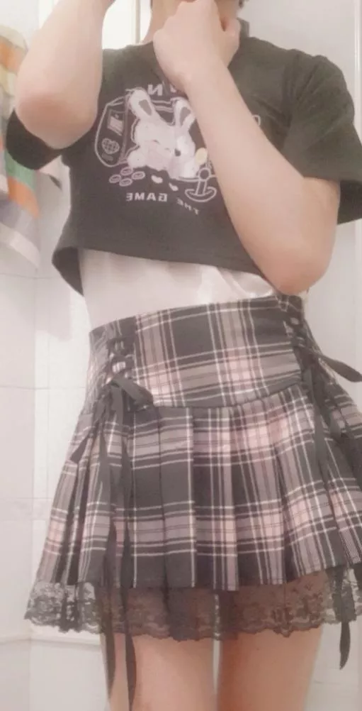 Finally went out in public wearing this outfit i had so many people give looks idk if bad or good tho🥲