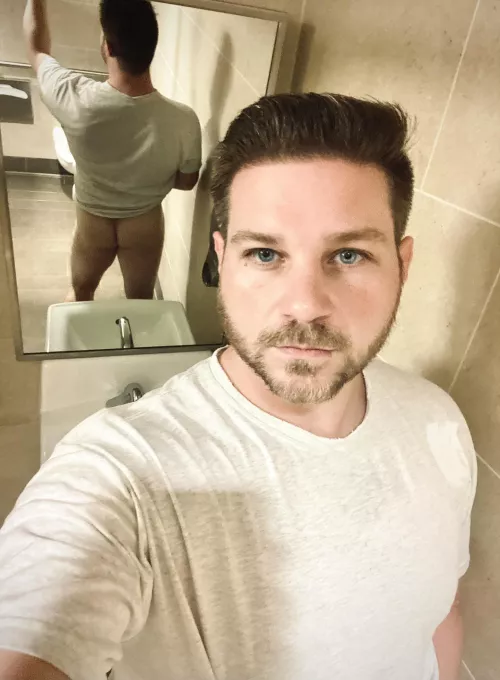 Find me in the big stall… 👀