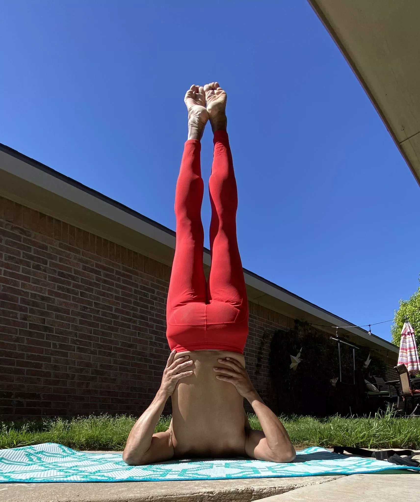 Finished up todayโs workout with a yoga session. Been loving this yoga pose. Finished up todayโs workout with a yoga session. Been loving this yoga pose.