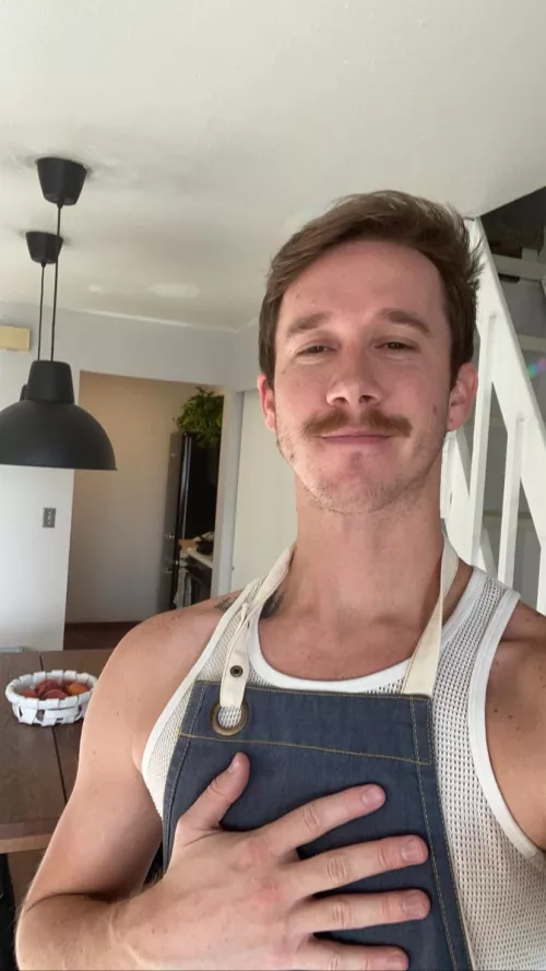 First dinner party since the kitchen remodel. Cooked spaghetti frutti di mare, and then discovered none of them eat seafood when they showed up. ๐ First dinner party since the kitchen remodel. Cooked spaghetti frutti di mare, and then discovered none of them eat seafood when they showed up. ๐