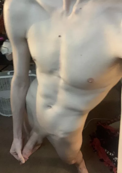First post here ! Anyone got a thing for 6’5 twinks?