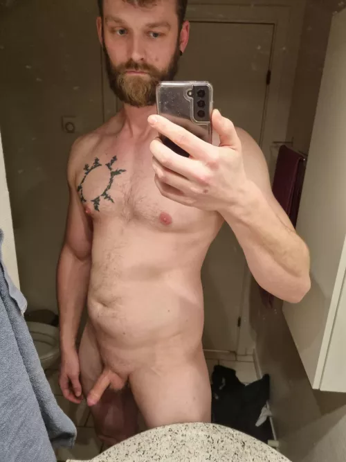 First post here, finally mustered the courage to post me and my half chub :)