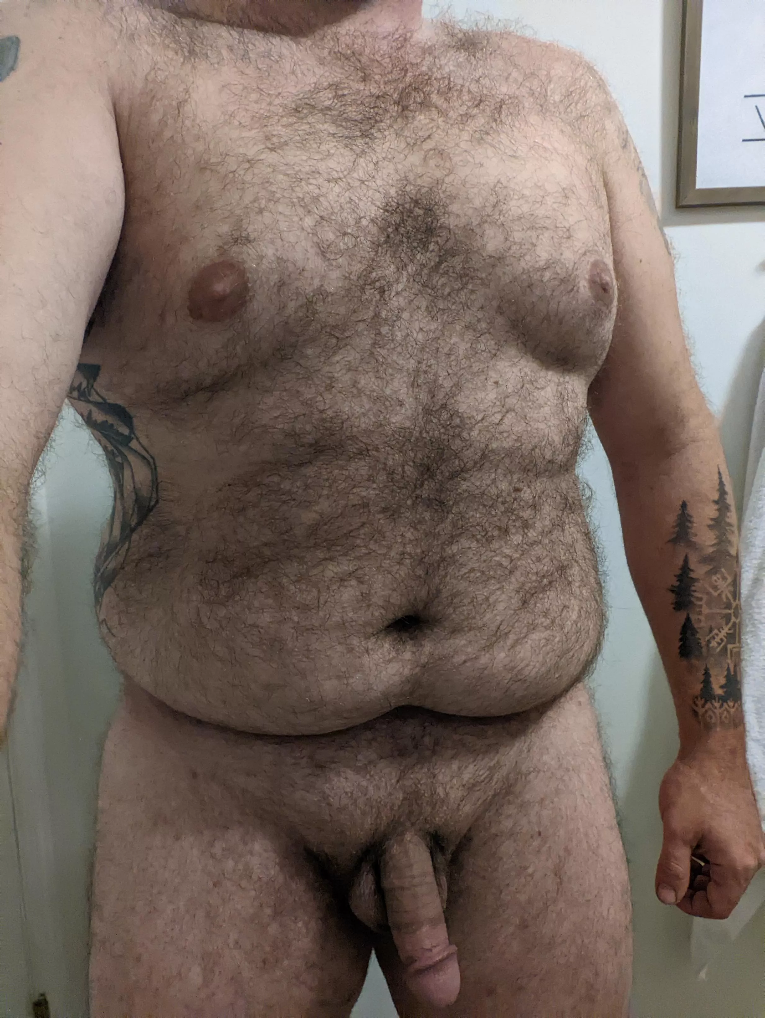 First post here. Who likes hairy with Tatted dads