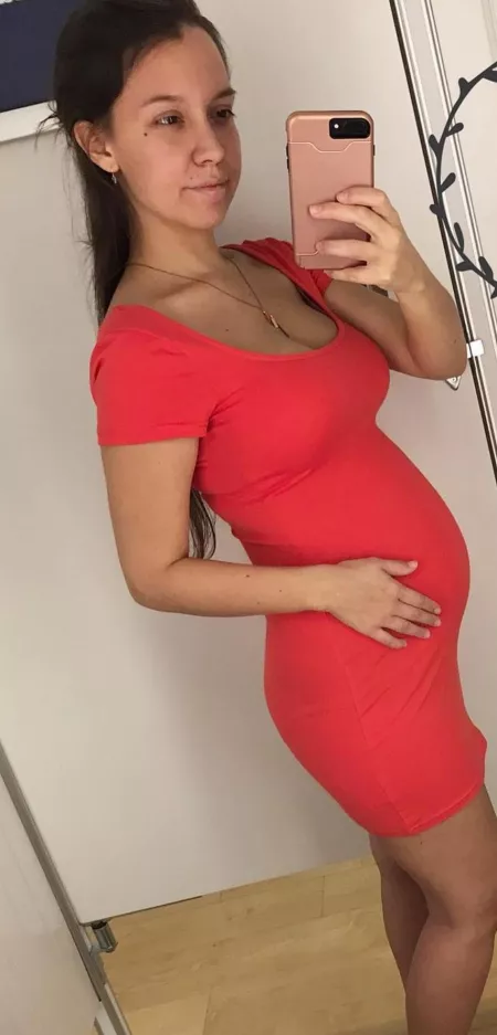 (F)irst post on reddit since I got pregnant and stopped posting, should I start posting more again? (OC) (F)irst post on reddit since I got pregnant and stopped posting, should I start posting more again? (OC)
