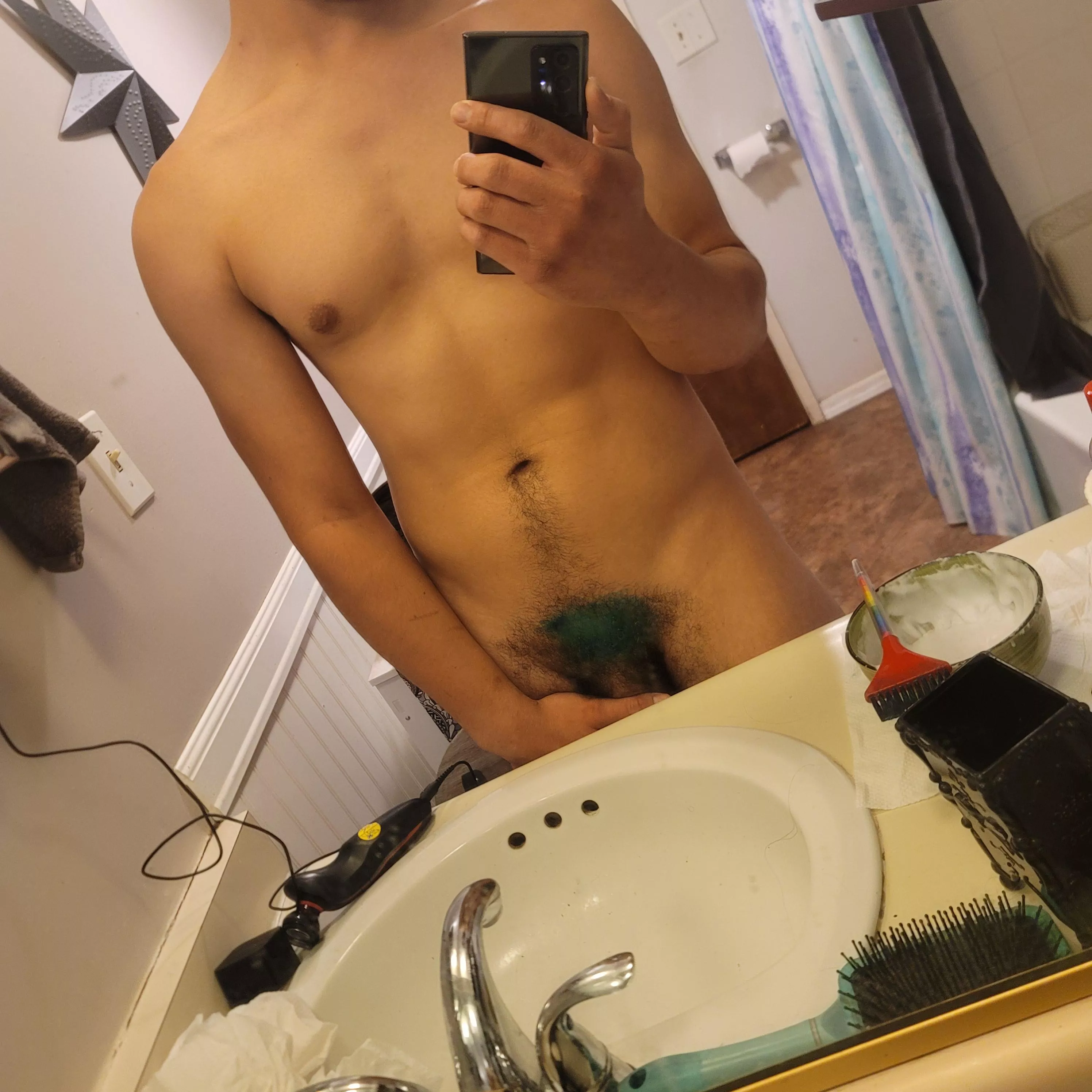 First time dying my pubes. Who wants the shaved completed version?