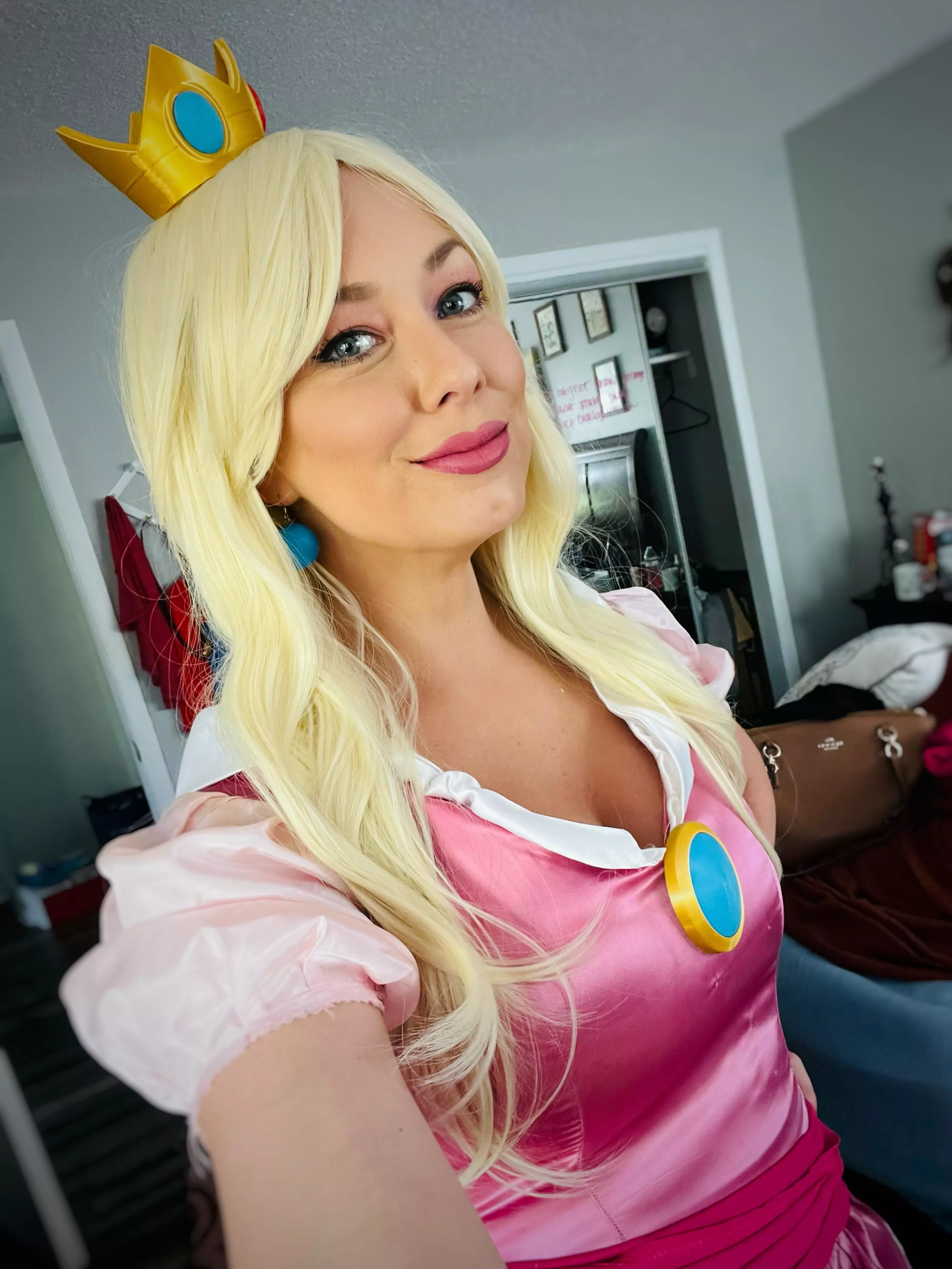 Tniwe princess peach photoshoot
