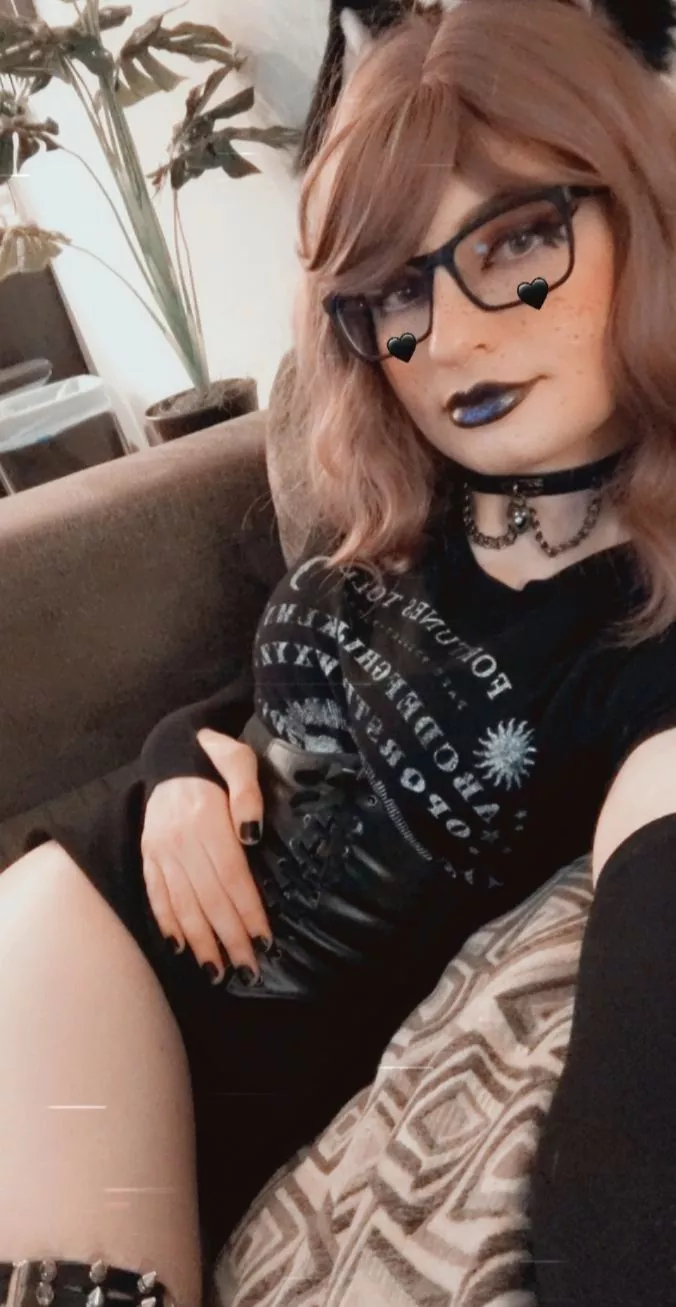 First time posting >~<