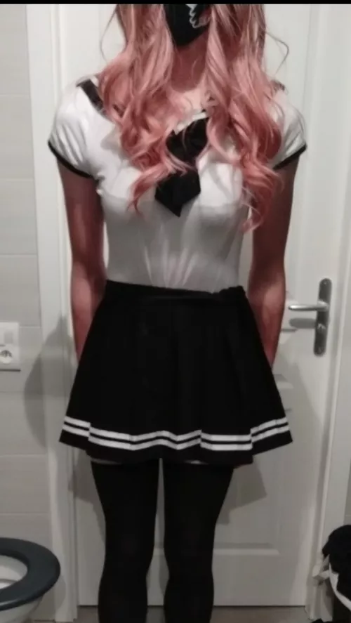 first time posting here, do i look cute?