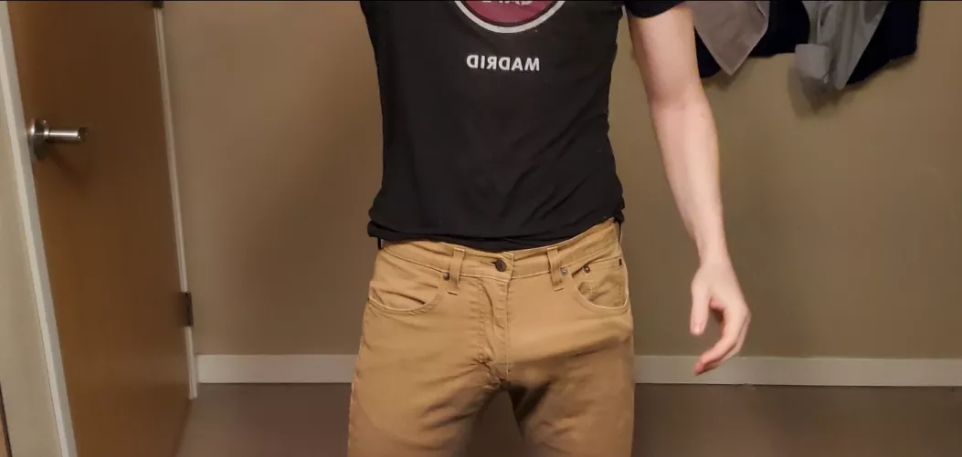 First time posting! ❤️ Lady friend told me I should post here after she caught a glimpse; are these pants too tight? 😅