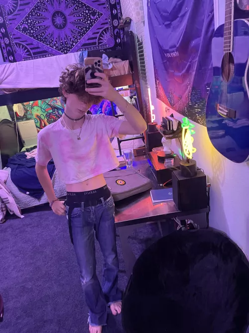 first time trying a crop top hope it’s ok!! (: first time trying a crop top hope it’s ok!! (: