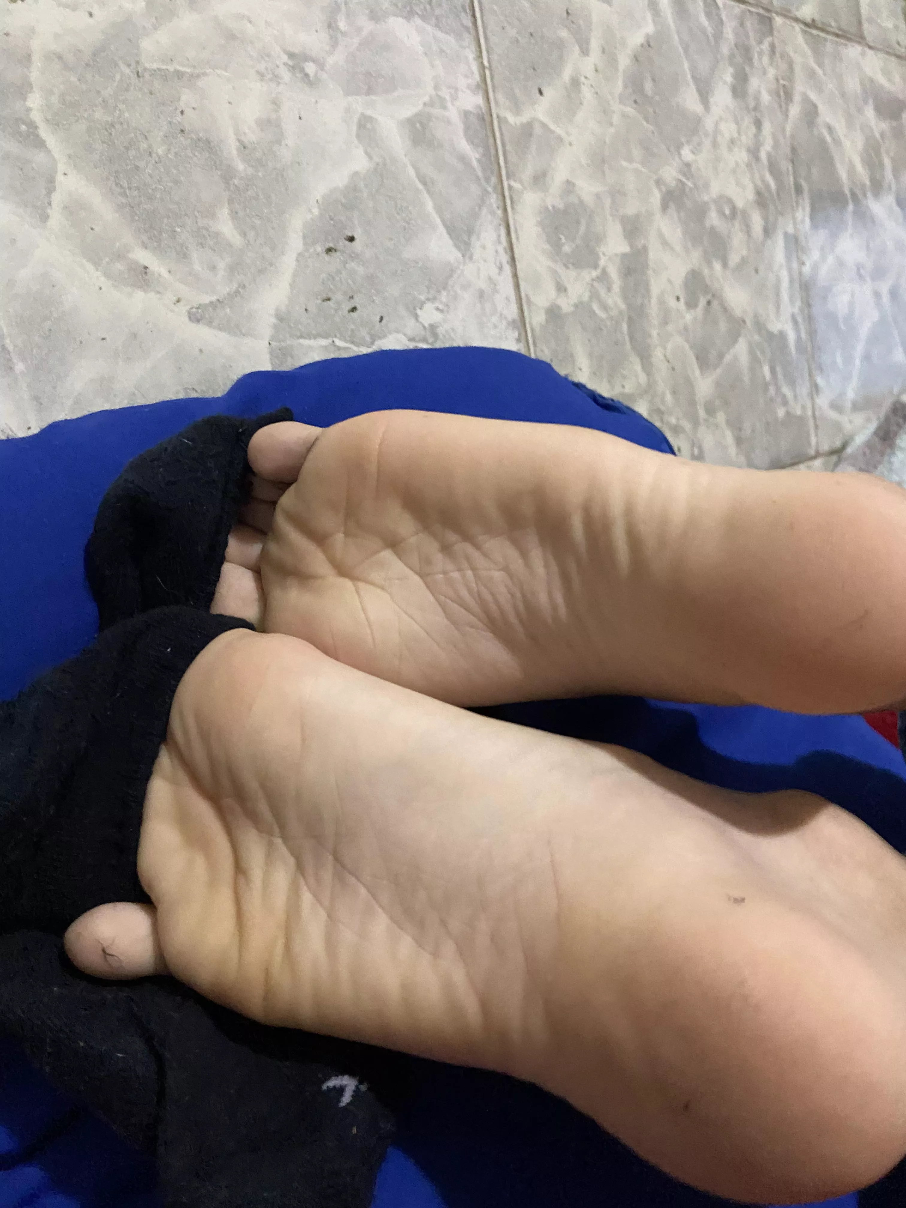 fish take my socks off, i’ll let u play w my feet after. 😋😈 dms/pms r welcome fish take my socks off, i’ll let u play w my feet after. 😋😈 dms/pms r welcome