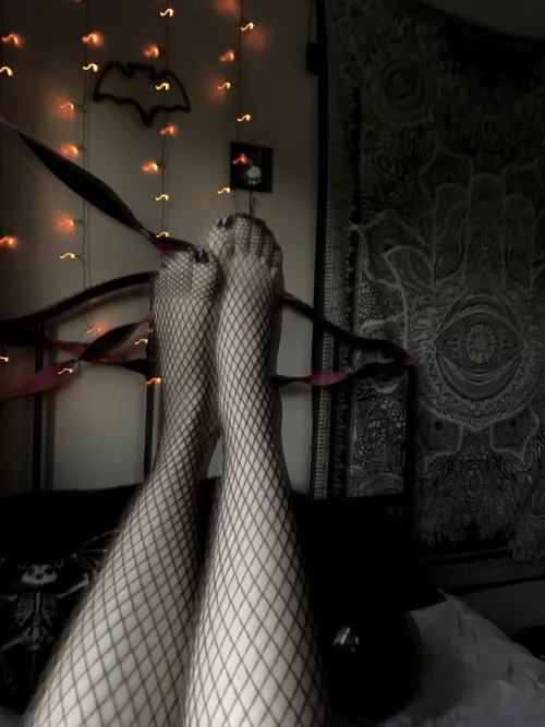Fishnet feet 🕸✨