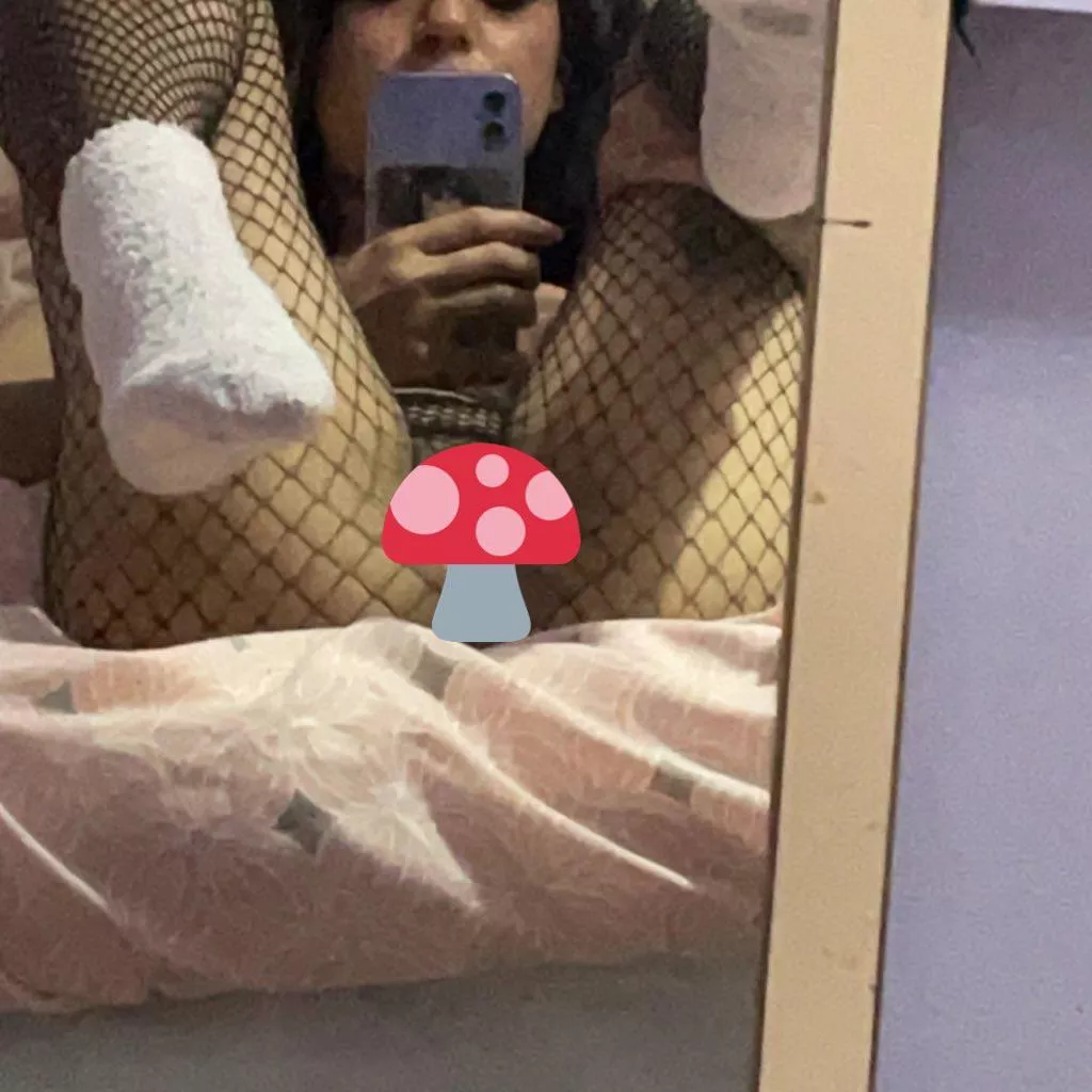 Fishnets are made to be torn at 😈