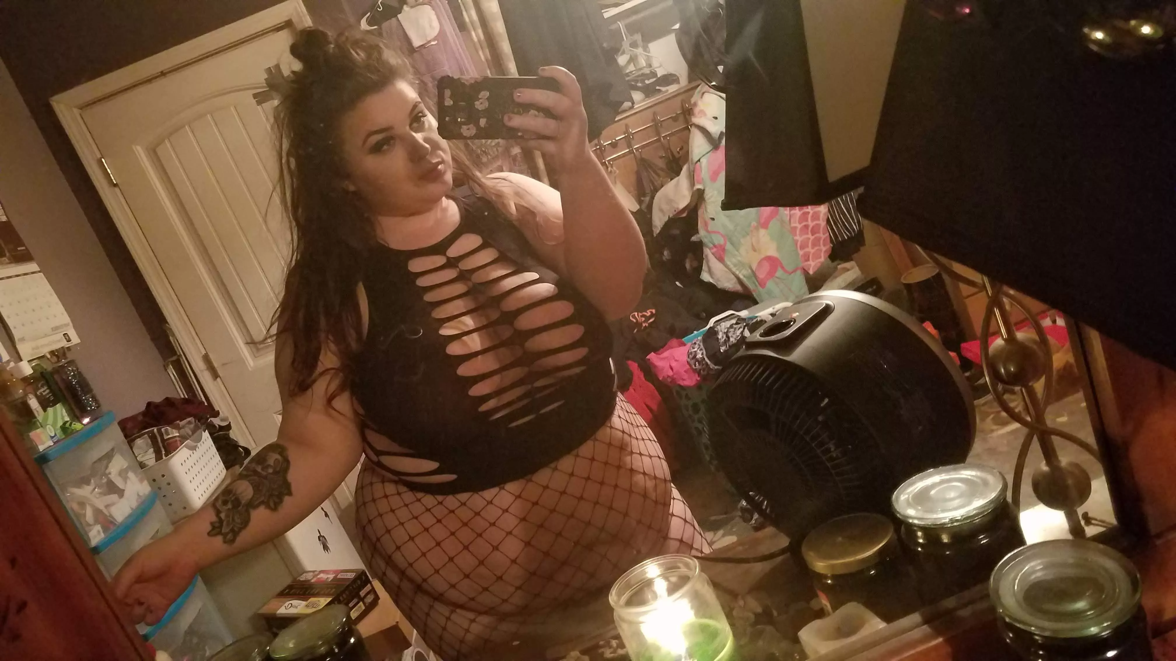 Fishnets make everything better 😈😻