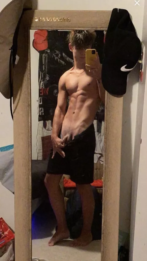 Fit high school twink here ๐ฅฐ