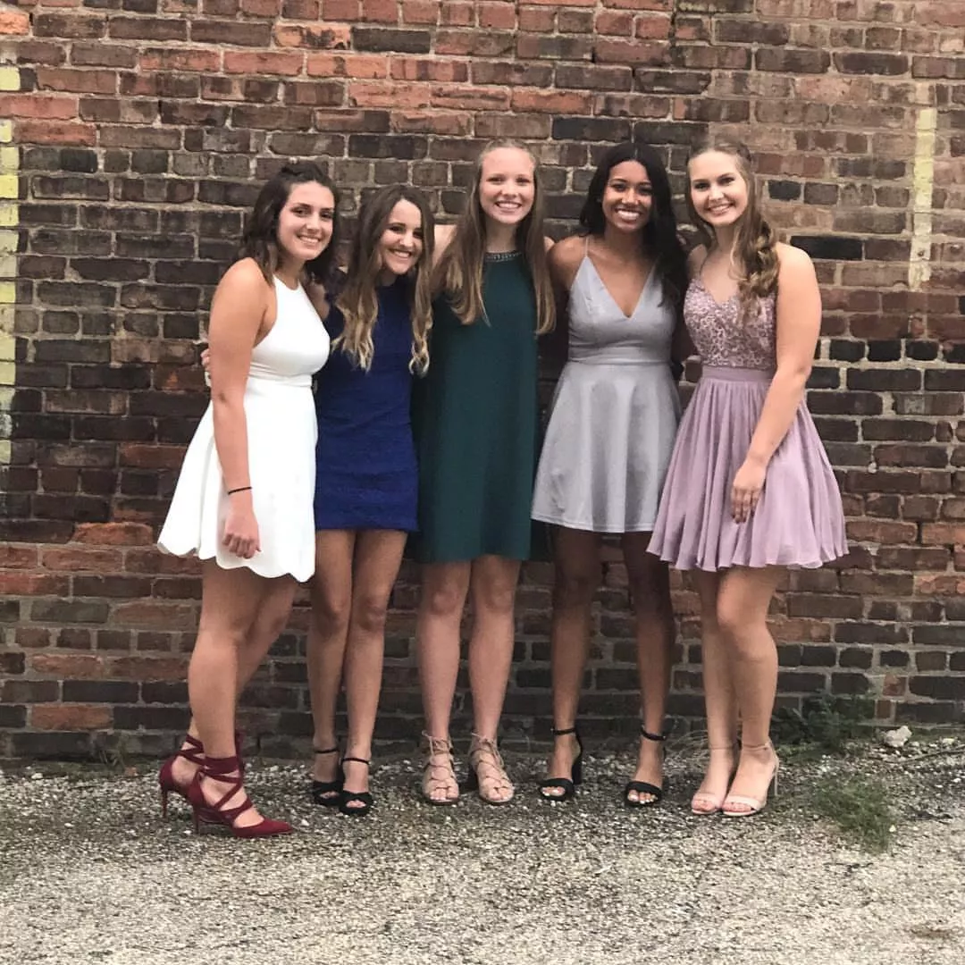 Five beautiful girls, pick one