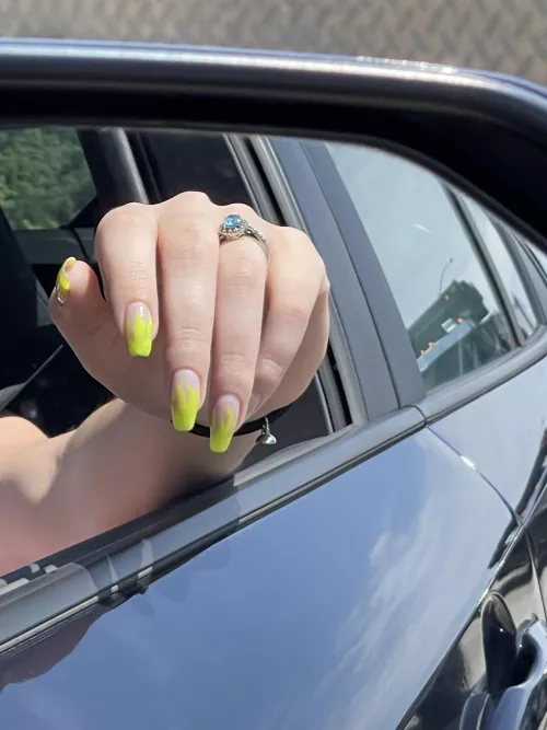 Flaming hot nails ๐