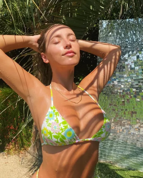 Floral bikini > Floral bikini >