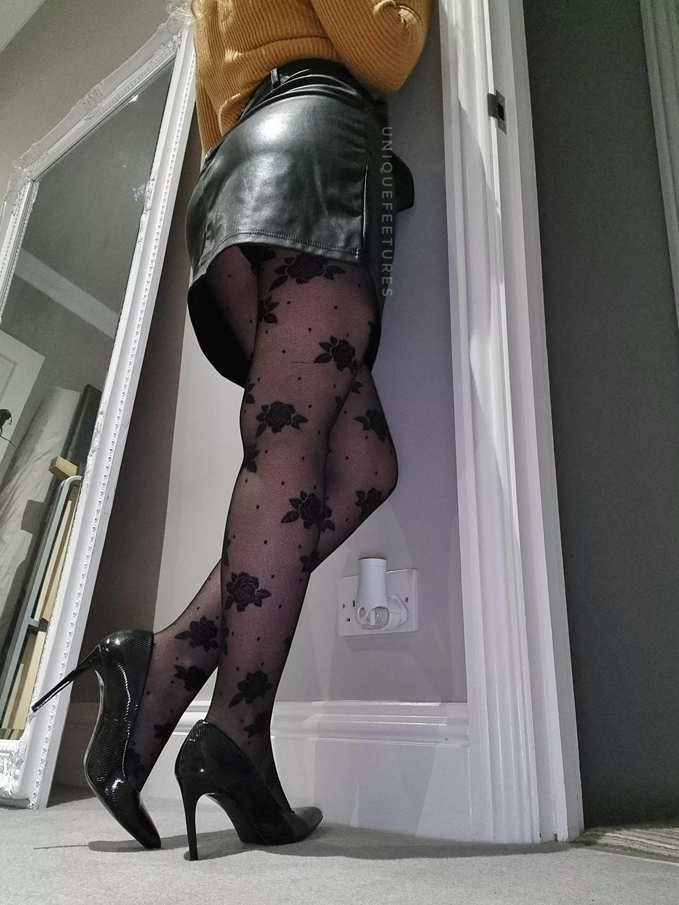Floral polkadot calzdonia pantyhose 🥰 Floral polkadot calzdonia pantyhose 🥰
