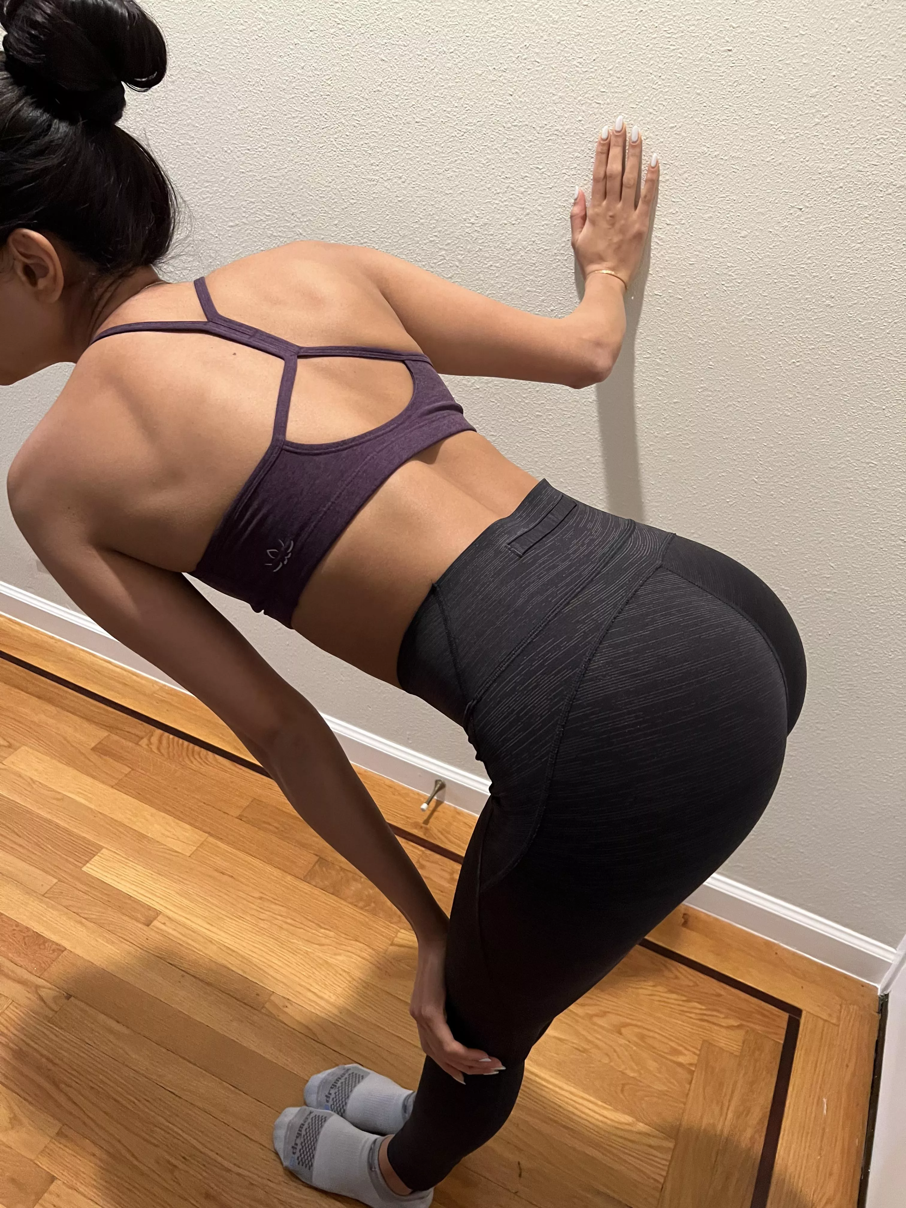 [F][OC] Warm up for yoga class ;)