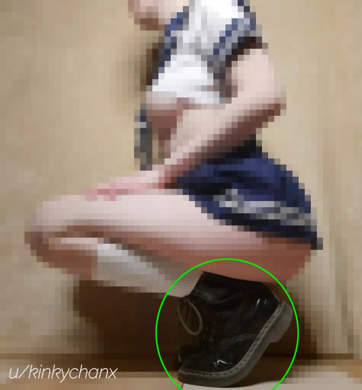 Focus on my boots, beta ?