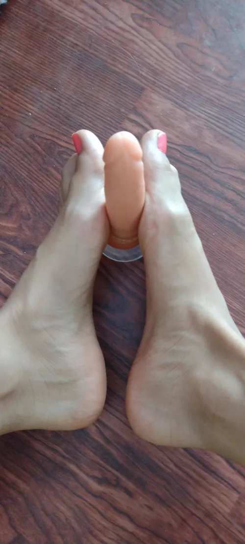 foot job in white dildo