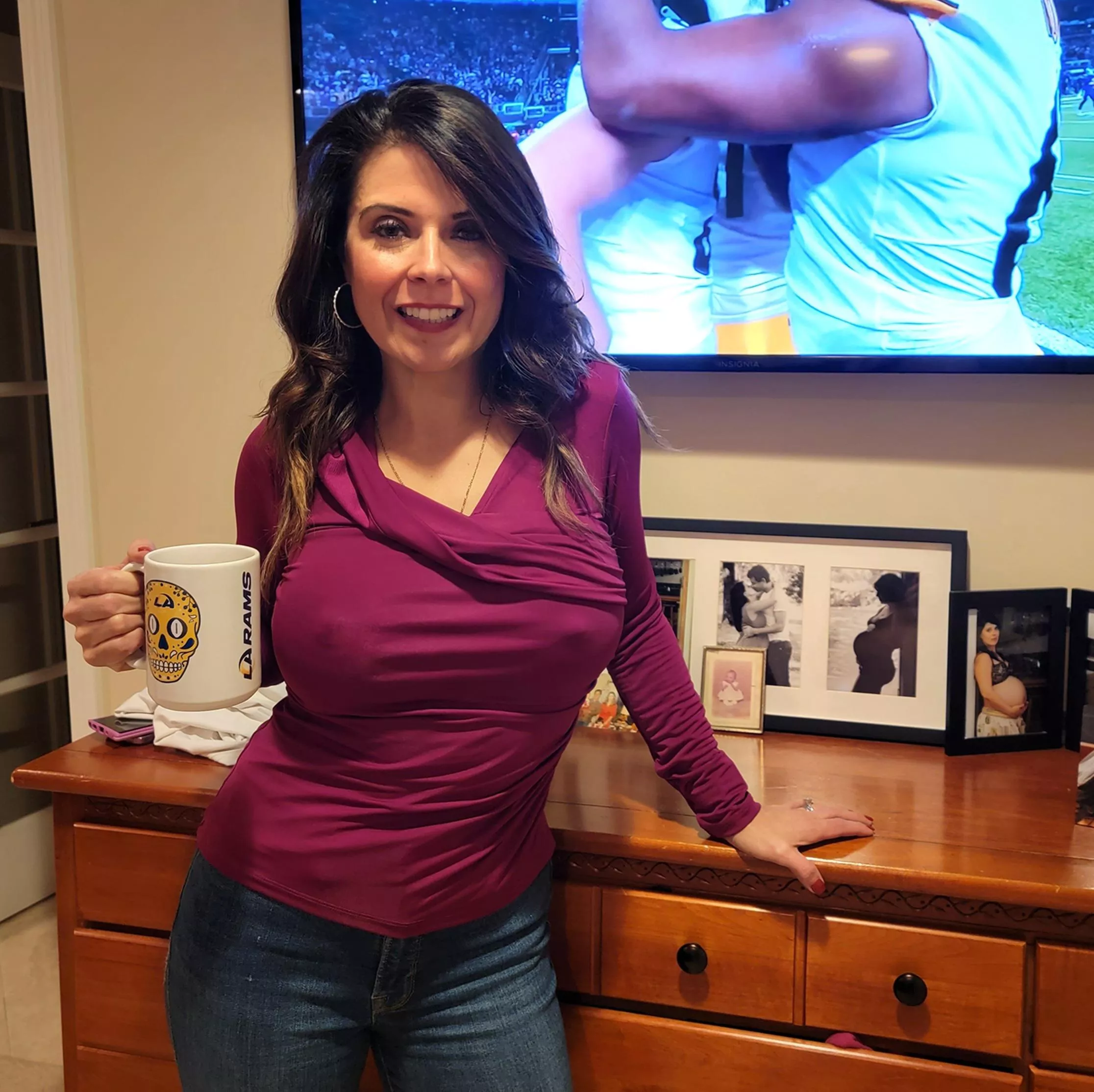 Football, spiced rum, and milfs! Who could ask for more on a sunday...(45[F])