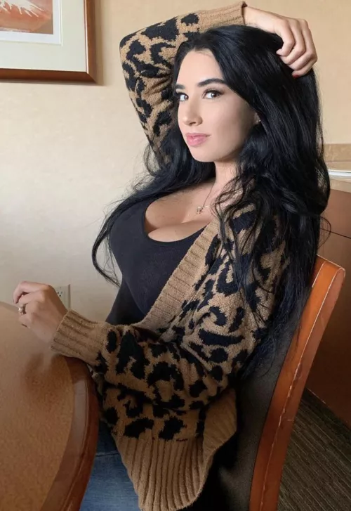 For all my lucky tinies come live in my deep cleavage