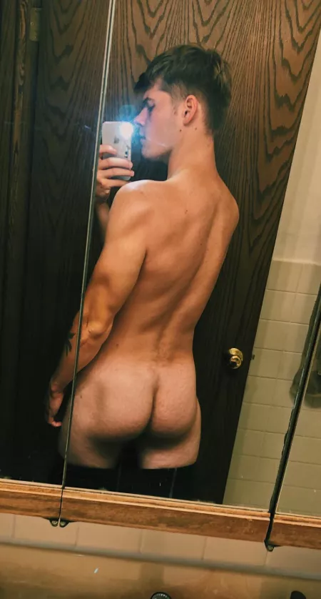 For all the ass lovers out there here’s mine ;)