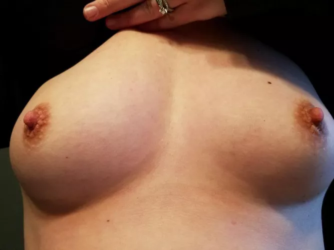 For the person who wanted to see both perky b cup tits. 