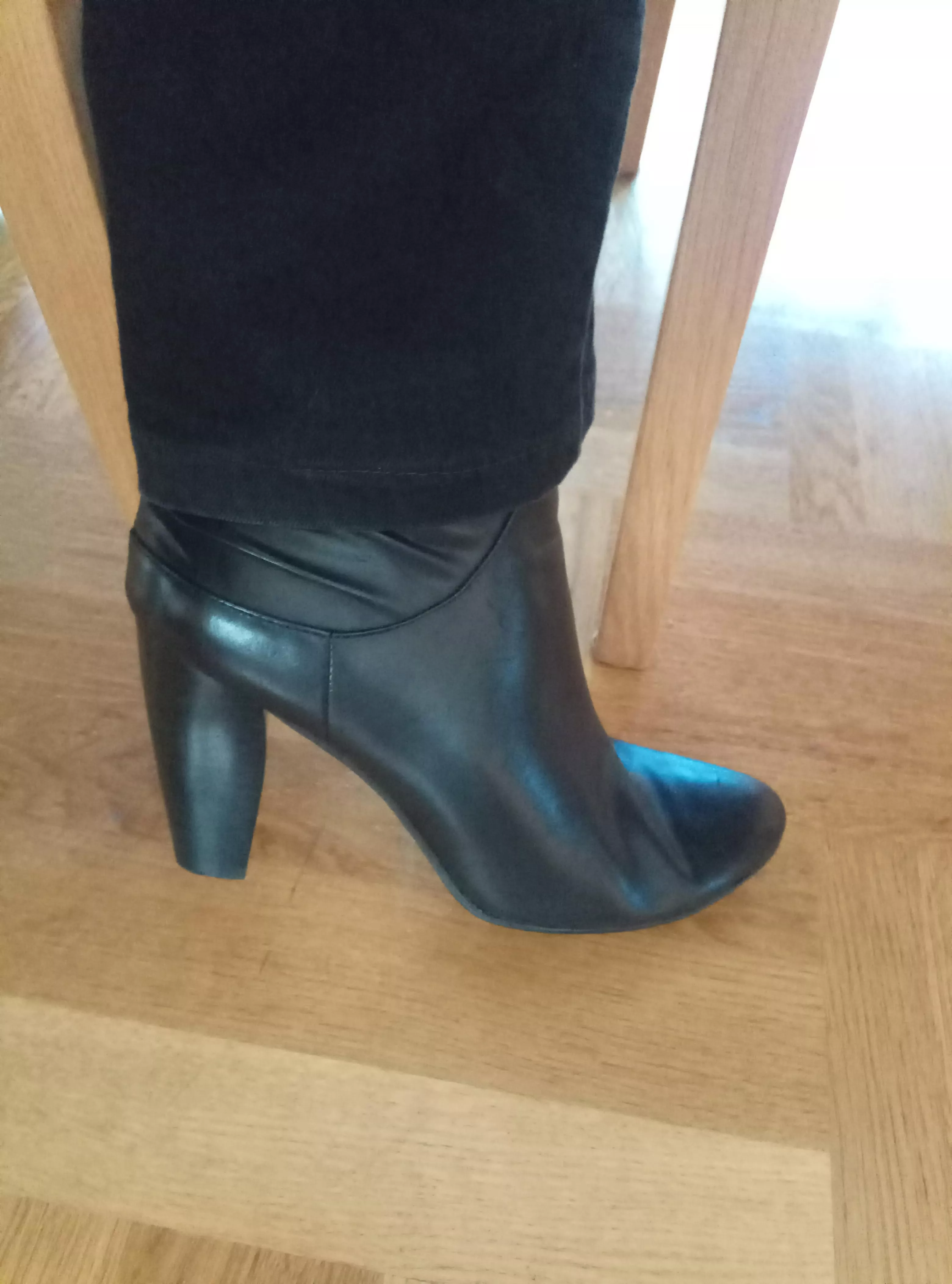 For work today, some black jeans and boots ^^ For work today, some black jeans and boots ^^