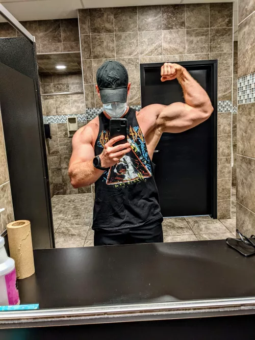 Forearm pump a bi-product of bicep day. Forearm pump a bi-product of bicep day.