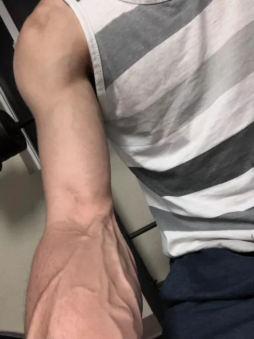 Forearms look good 😘 but I’m working on the biceps 💪